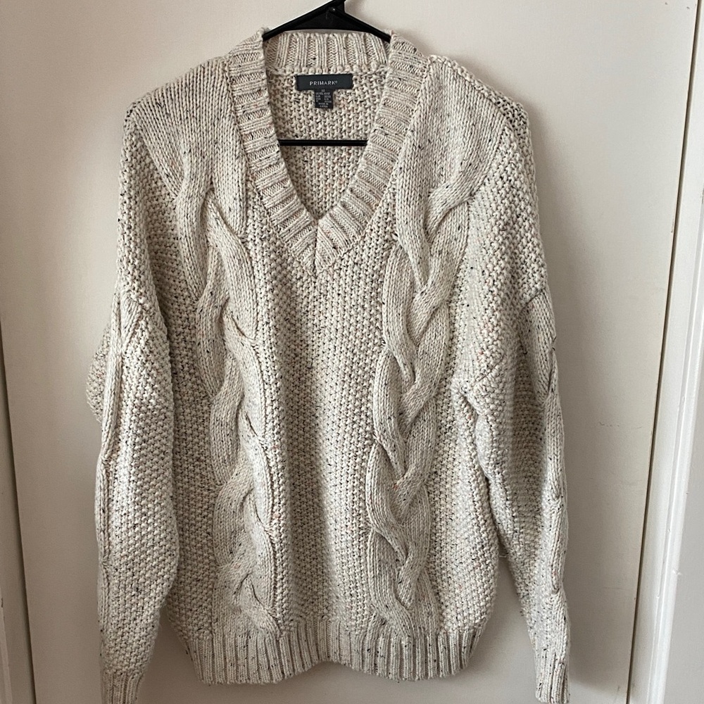 Thick Cable Knit V-Neck Sweater in Cream